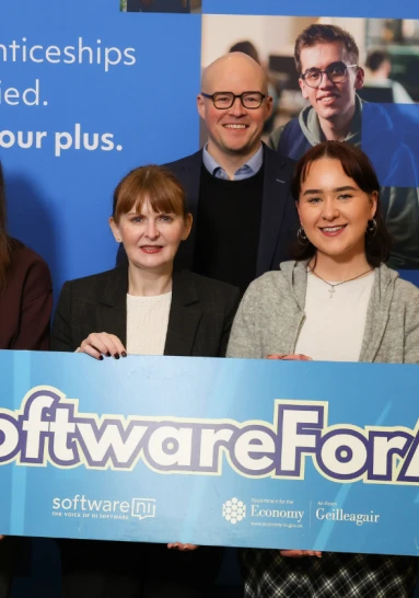 Growing Apprenticeships for Economy and Society: Economy Minister joins roundtable discussion